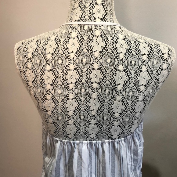 Printed Stripe Halter Top - Picture 4 of 5